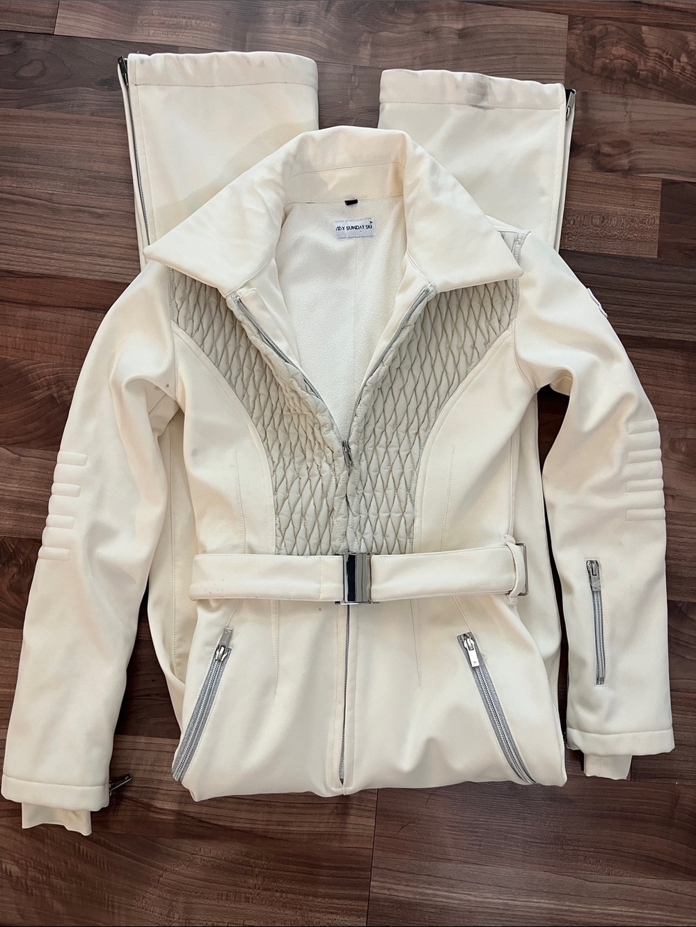 My Sunday Ski jumpsuit. Super cute and comfy!!! White/Cream size Small